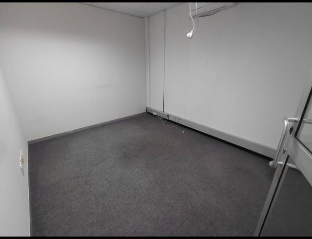 1,229M² OFFICE TO LET IN RANDJESPARK